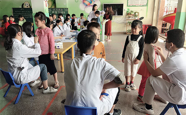 中山街道卫生服务为幼儿园体检，筛查疑似病症，可以这样做